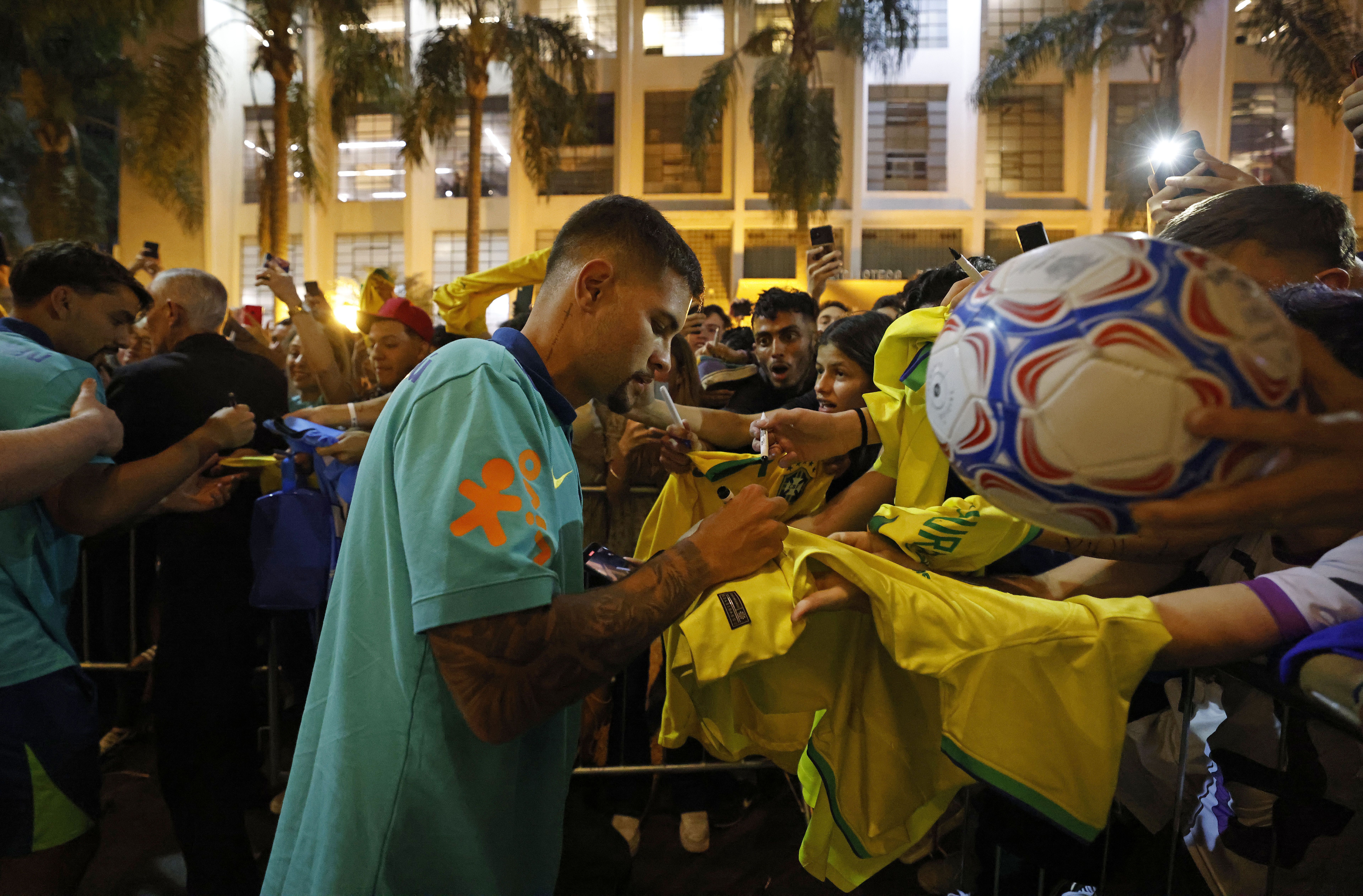 Bruno Guimarães diz que seu posicionamento na Seleção Brasileira vai mudar