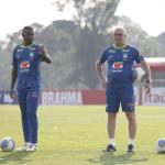 De olho no Paraguai, Seleção Brasileira treina sem Arana e outros titulares