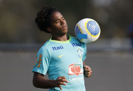 ENDRICK EM TREINO DA SELEÇÃO NO CT DO CAJU
