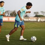 Escalação da Seleção: Endrick deve ser o centroavante em jogo contra o Paraguai