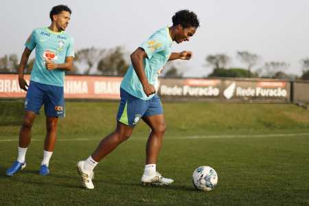 ENDRICK EM TREINO DA SELEÇÃO NO CT DO CAJU