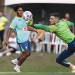 Brasil enfrenta o Paraguai, pelas Eliminatórias, com Dorival em busca do time ideal