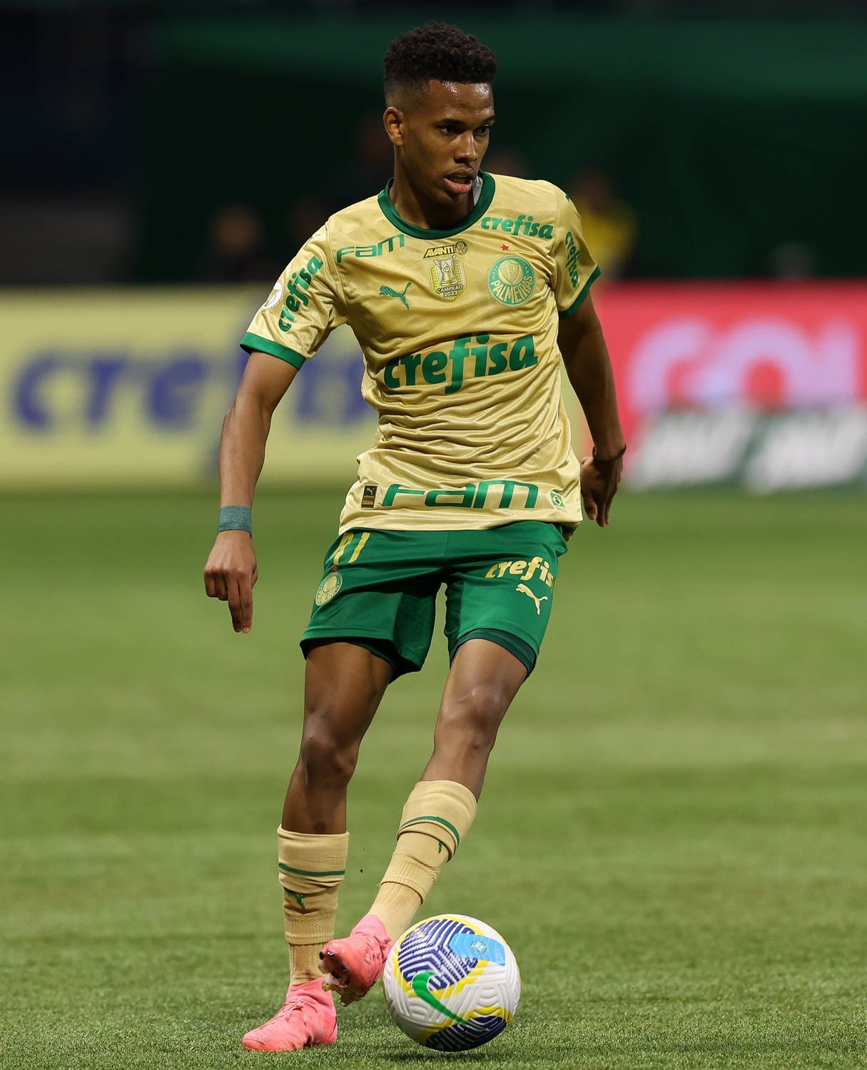 Lesão de Estêvão preocupa e quebra planos do Palmeiras para semanas livres