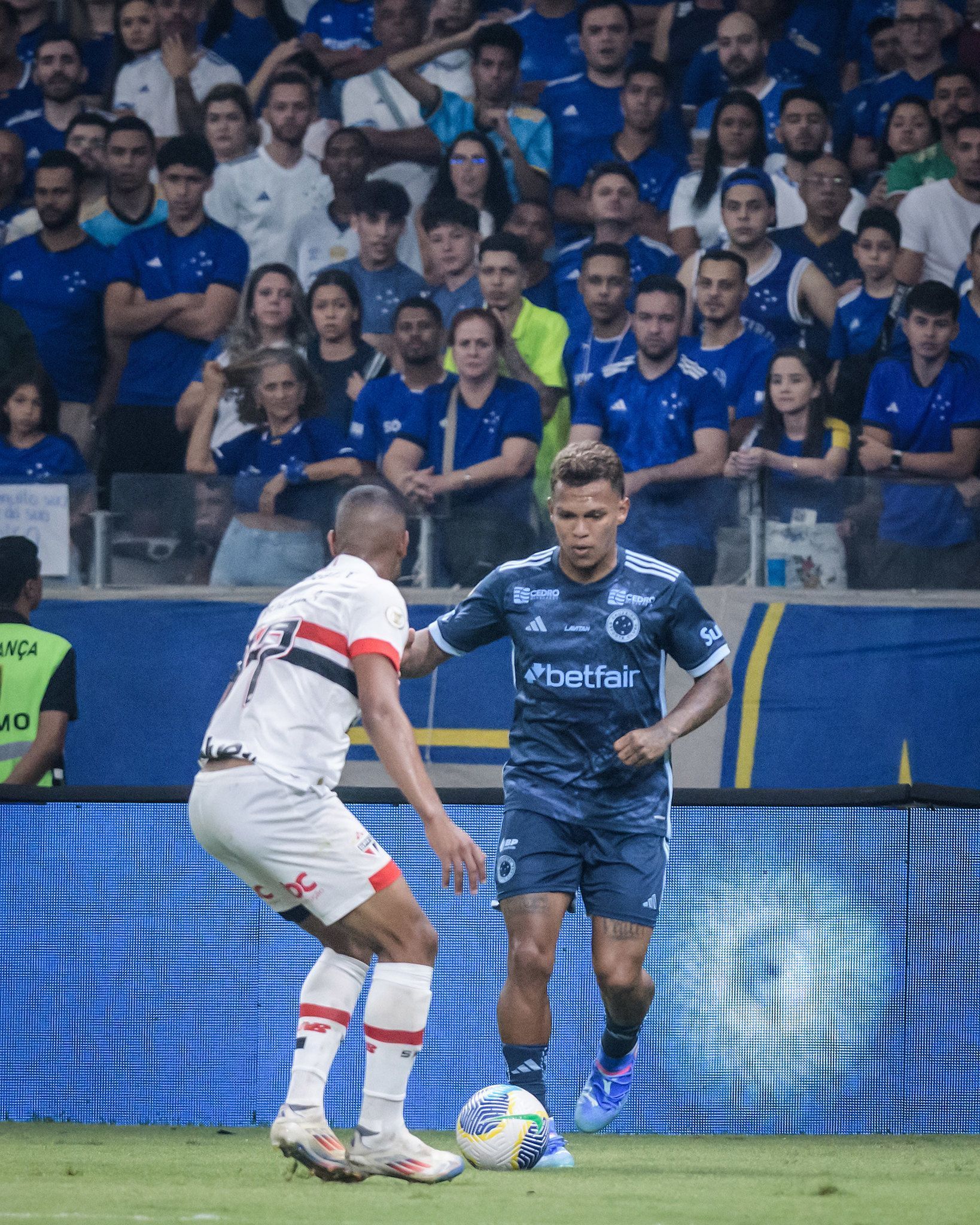 Atacante volta a jogar pelo Cruzeiro após quase dois meses afastado