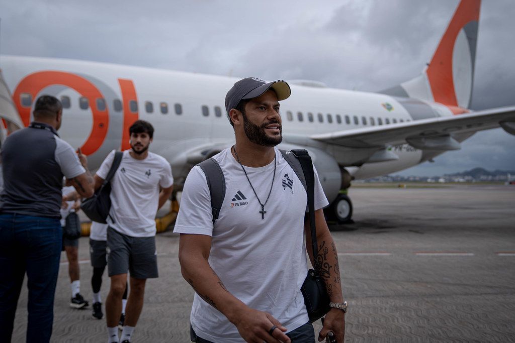 Hulk revela por que voltou atrás em decisão de deixar o Atlético ao fim de 2023