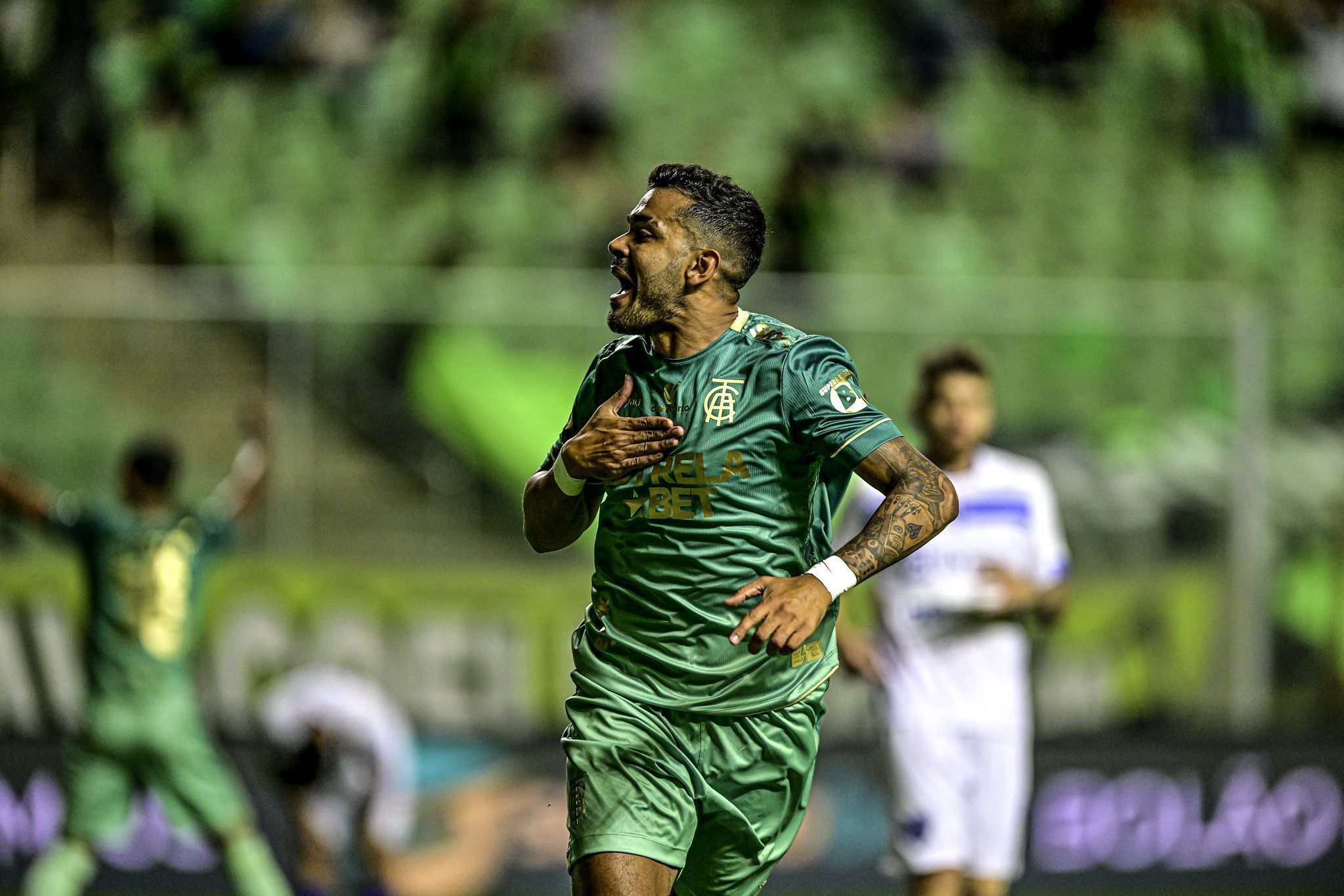 América domina, vence o Paysandu e volta a se aproximar do G4 da Série B