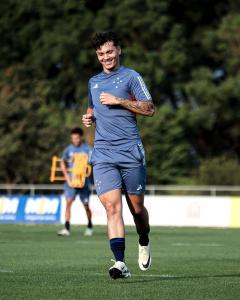 Angel Gabriel, com passagem pela base do Cruzeiro, anunciou aposentadoria do futebol aos 21 anos