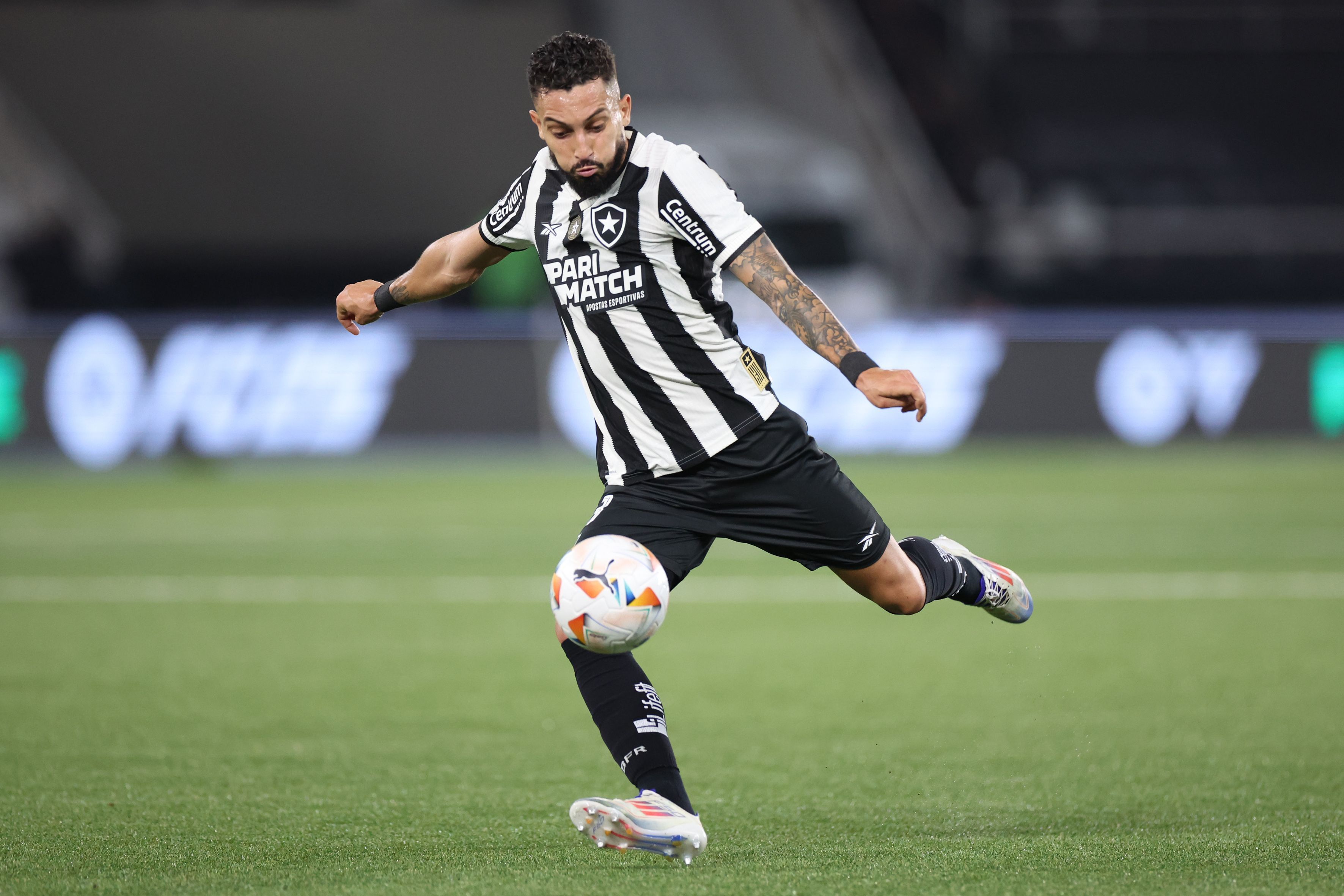 Libertadores: Alex Telles projeta postura do Botafogo contra o São Paulo