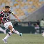 Esposa de Thiago Silva, do Fluminense, responde se zagueiro jogará contra o Atlético