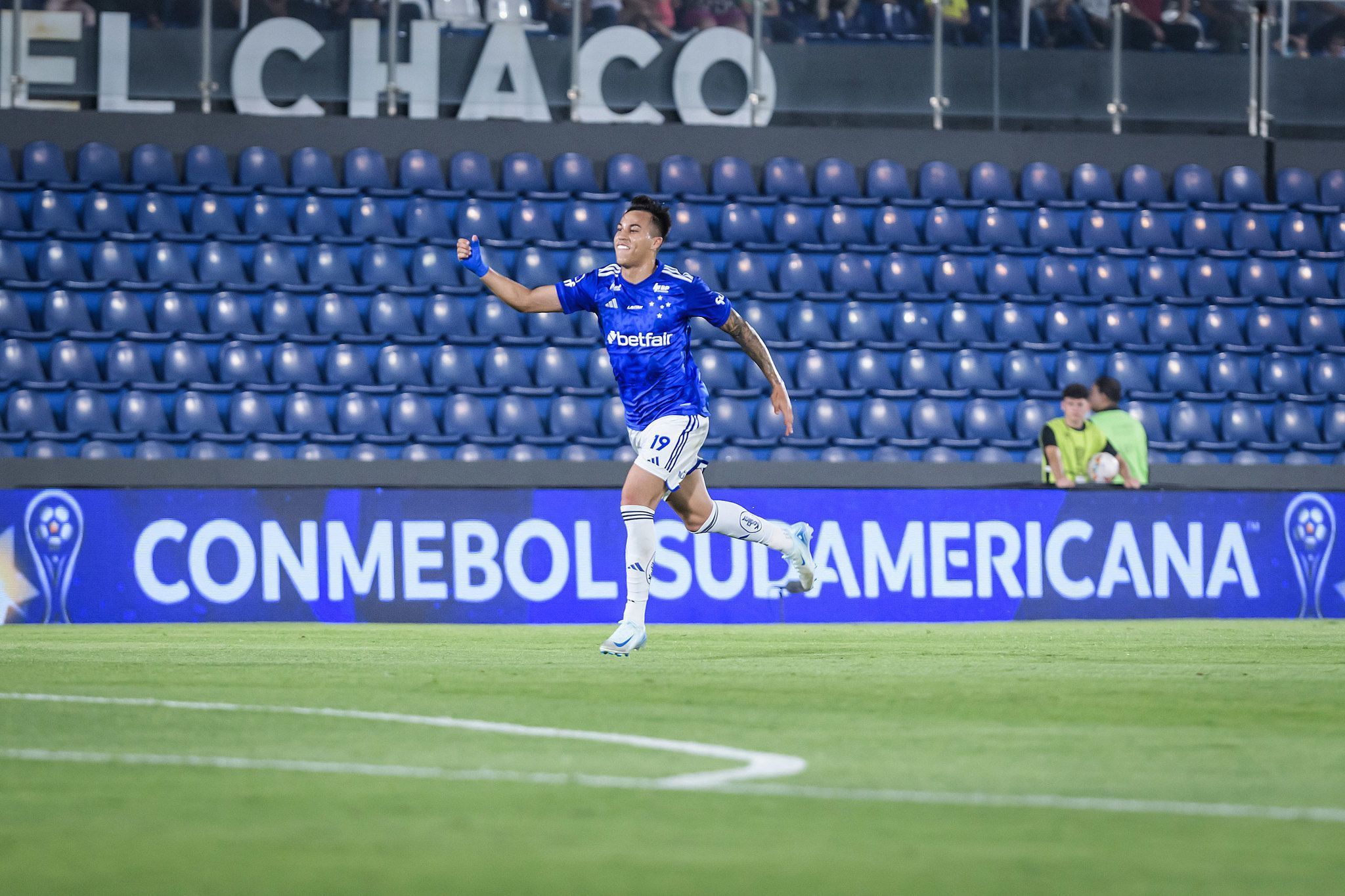 Cruzeiro domina, vence Libertad e fica perto da semifinal da Sul-Americana