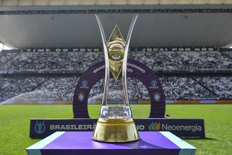 Brasileiro Feminino começa com promessa de briga acirrada pelo título