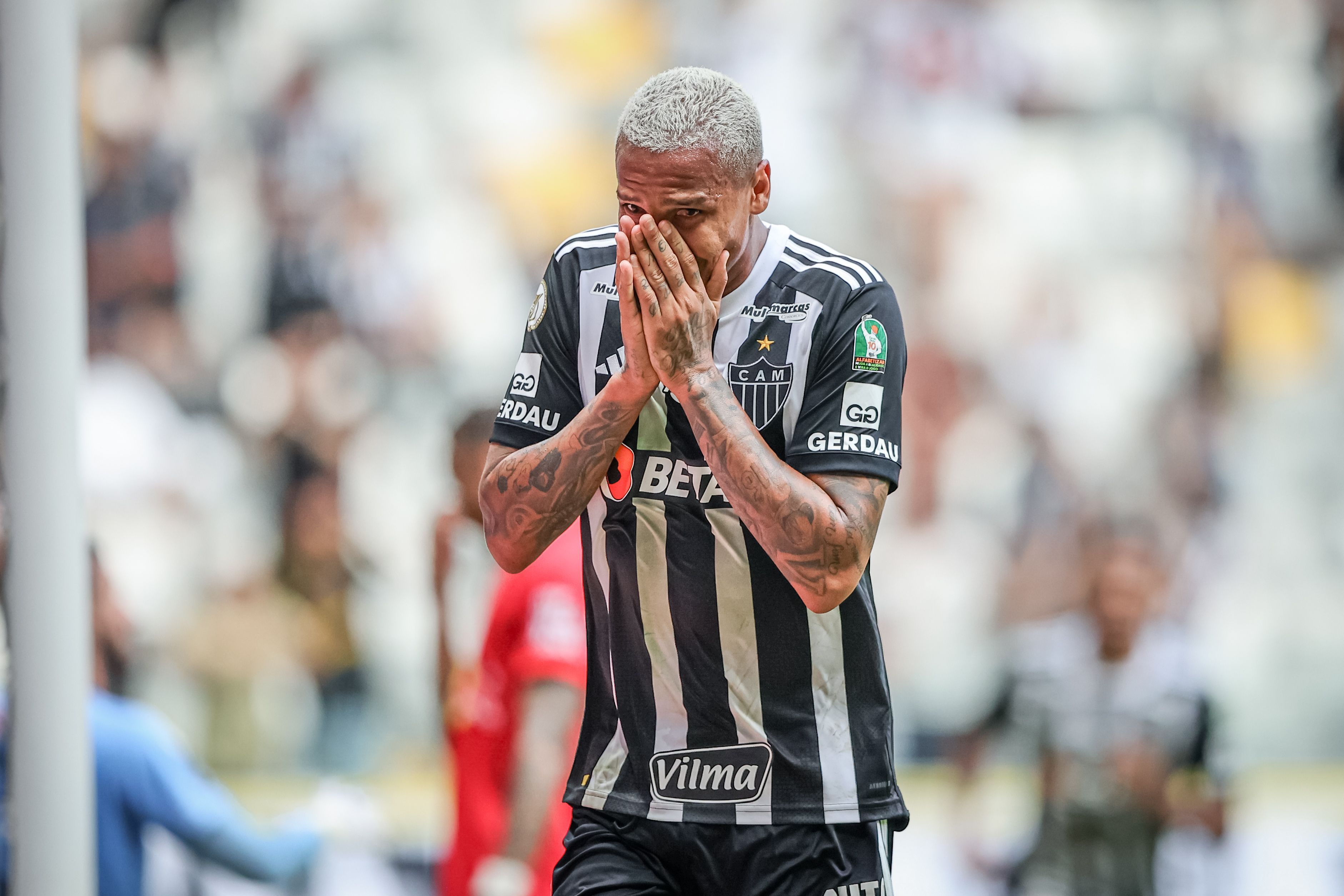 Atlético irá repor ataque com saída de Deyverson? Veja o que sabemos