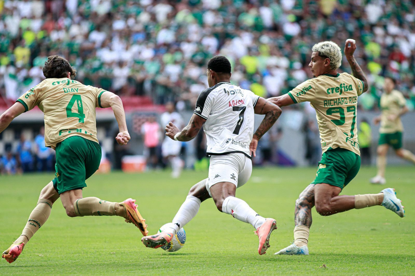 Vasco define estádio para mandar jogo contra o Palmeiras pelo Brasileiro