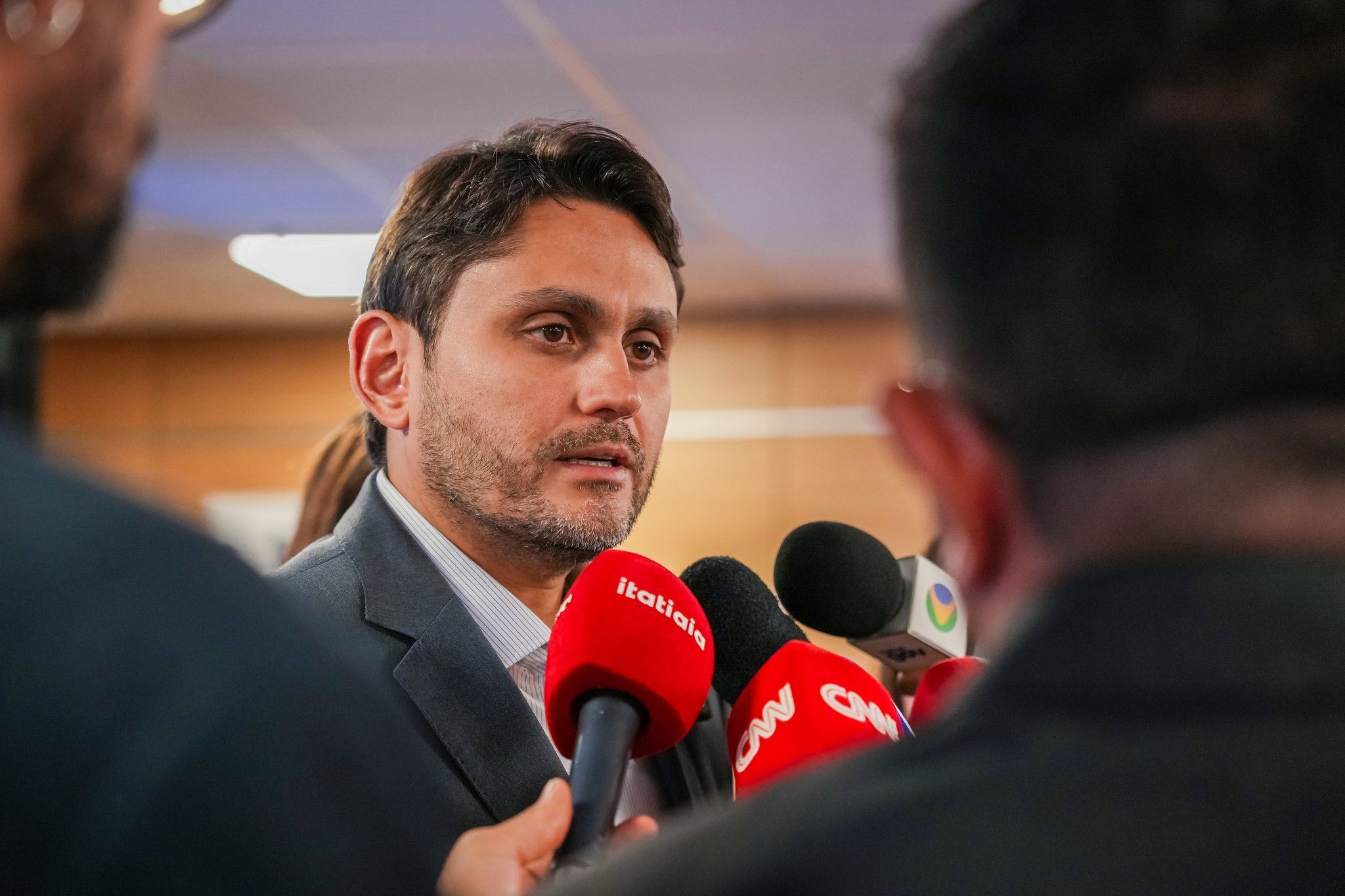 Ministro de Lula admite que Starlink pode ter outorga cassada caso desobedeça a Justiça brasileira