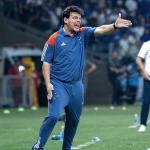 Leitura labial mostra Diniz enérgico e ‘cobranças’ em estreia pelo Cruzeiro; veja