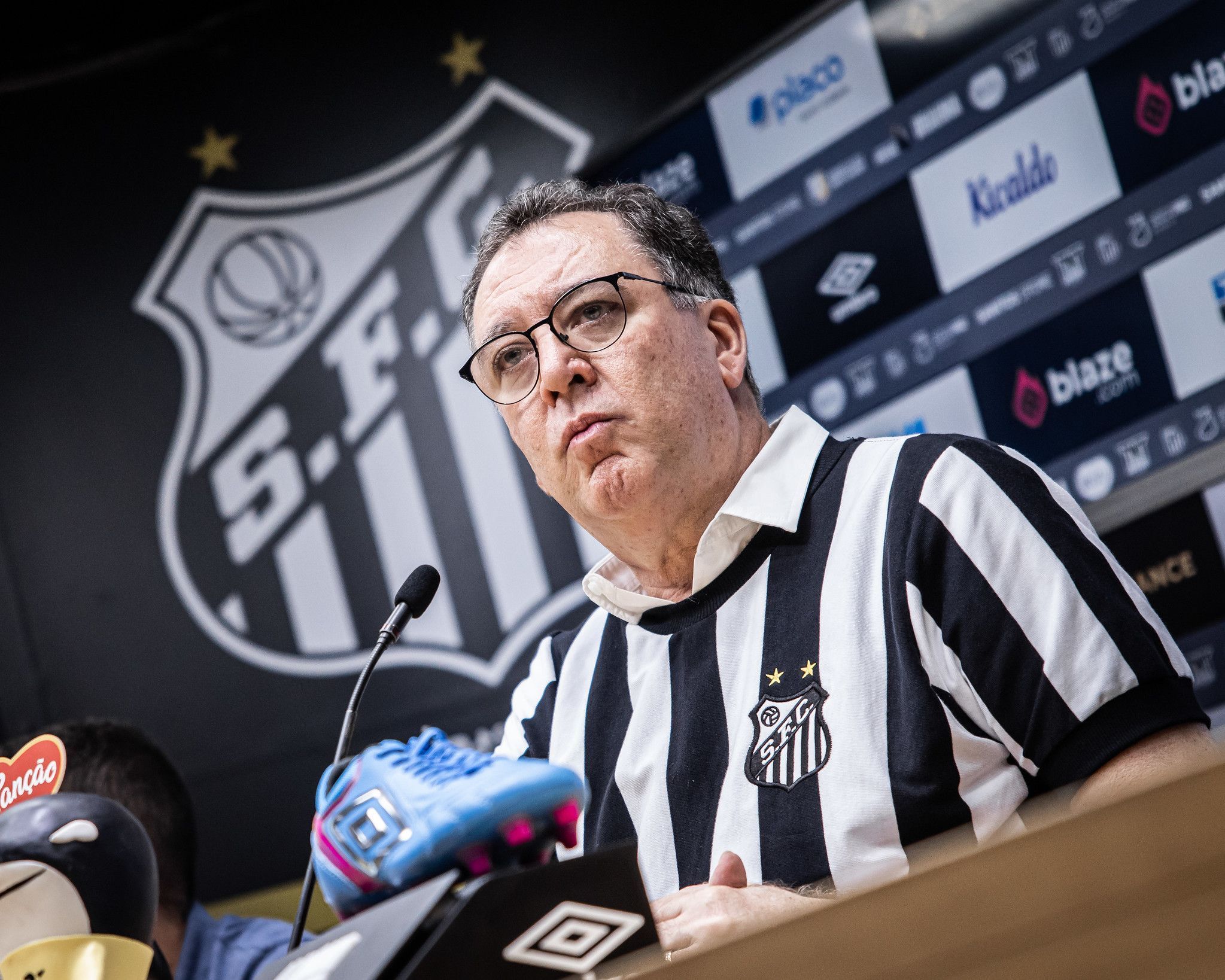 Presidente do Santos dispara após derrota para o Vasco: 'Gols infantis'