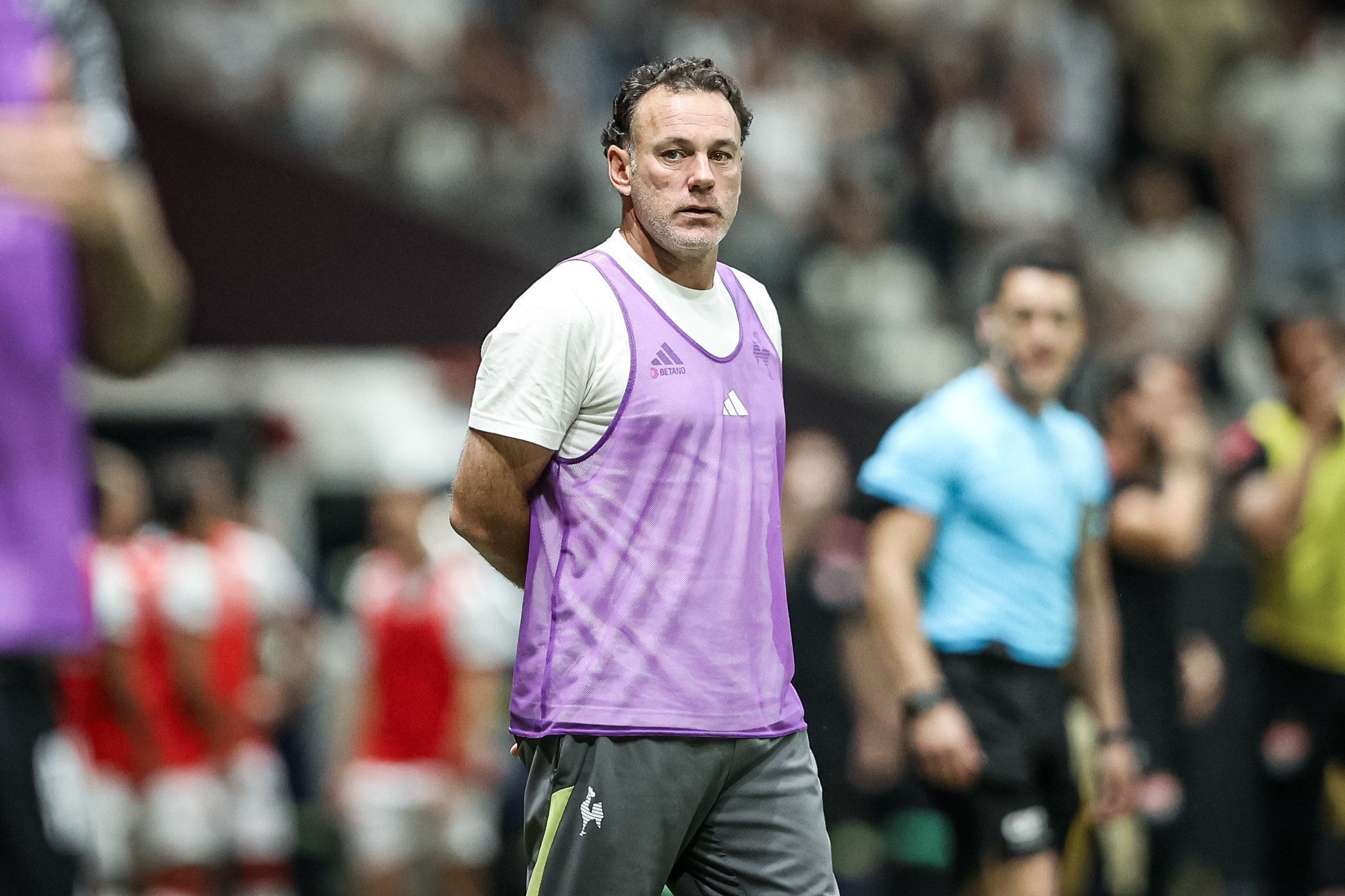 Gabriel Milito, ex-Atlético, vira opção para assumir o comando do Fluminense