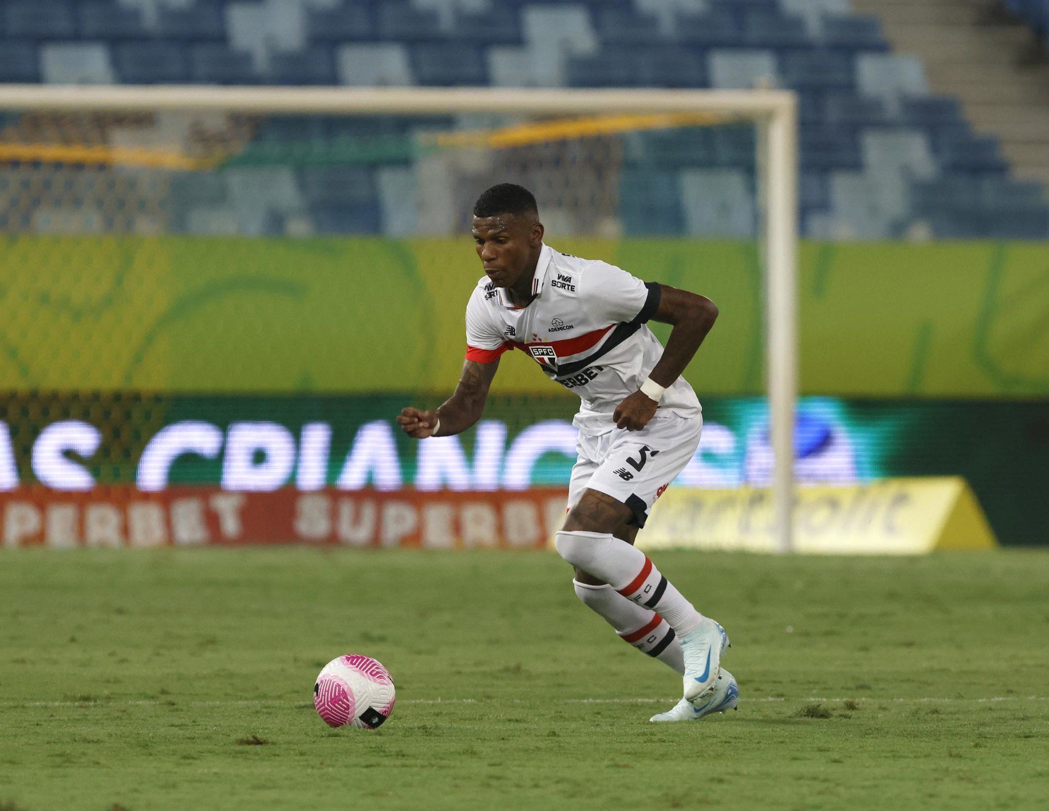 São Paulo não recebe propostas, e Arboleda toma decisão sobre futuro