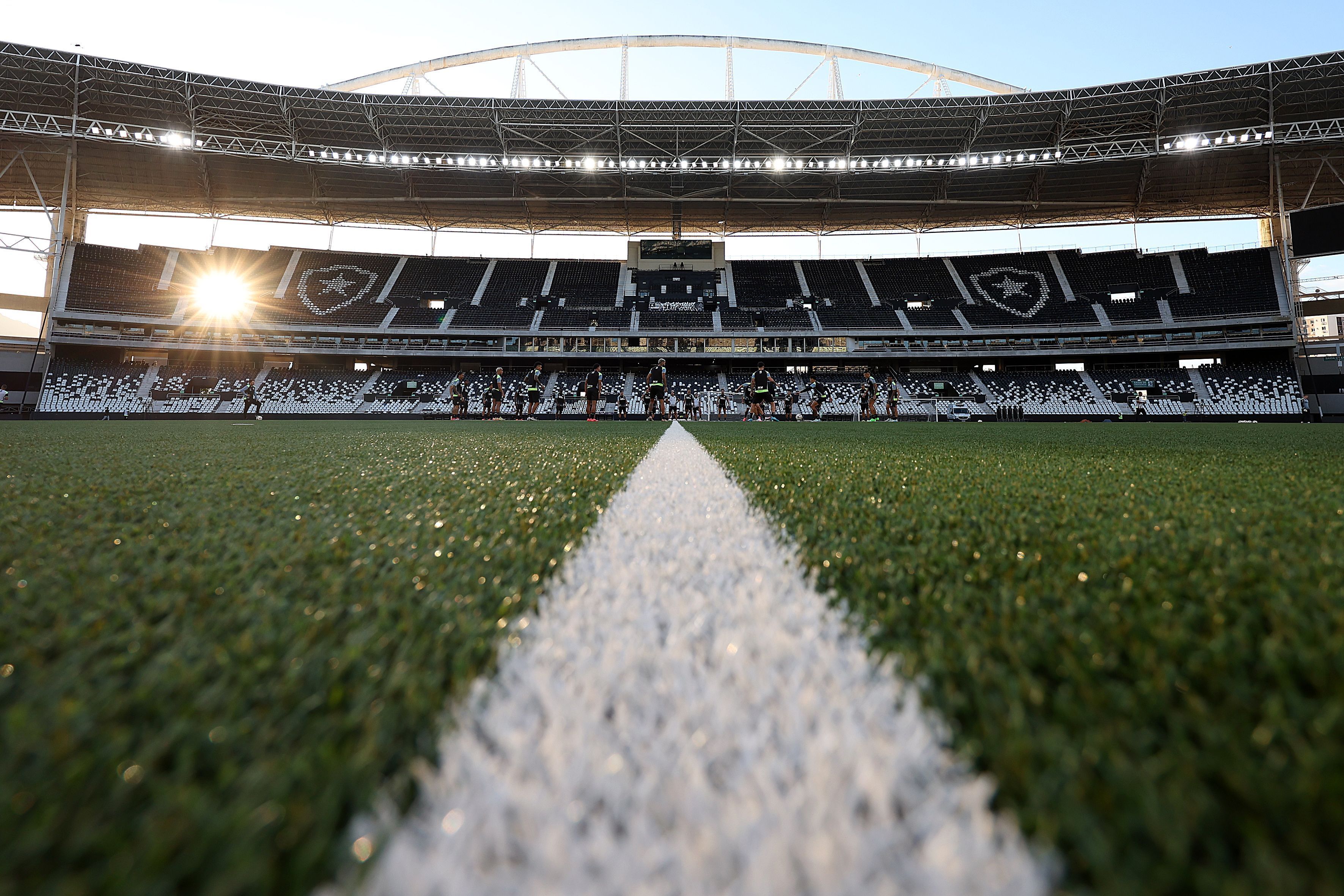 Torcida do Peñarol depreda Nilton Santos, e Botafogo cobrará do clube uruguaio