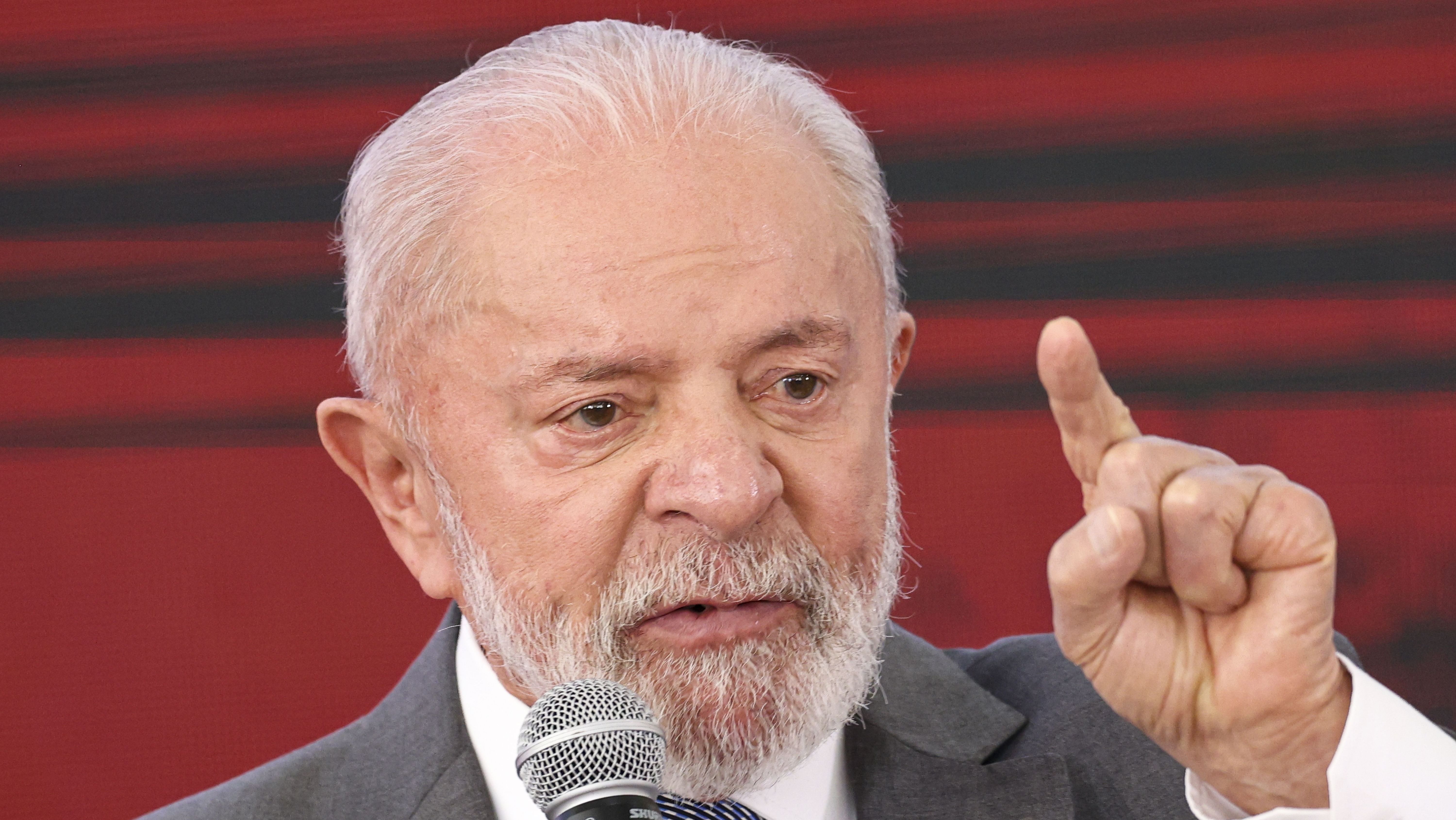Lula determina demissão de presidente do INSS após operação contra fraudes