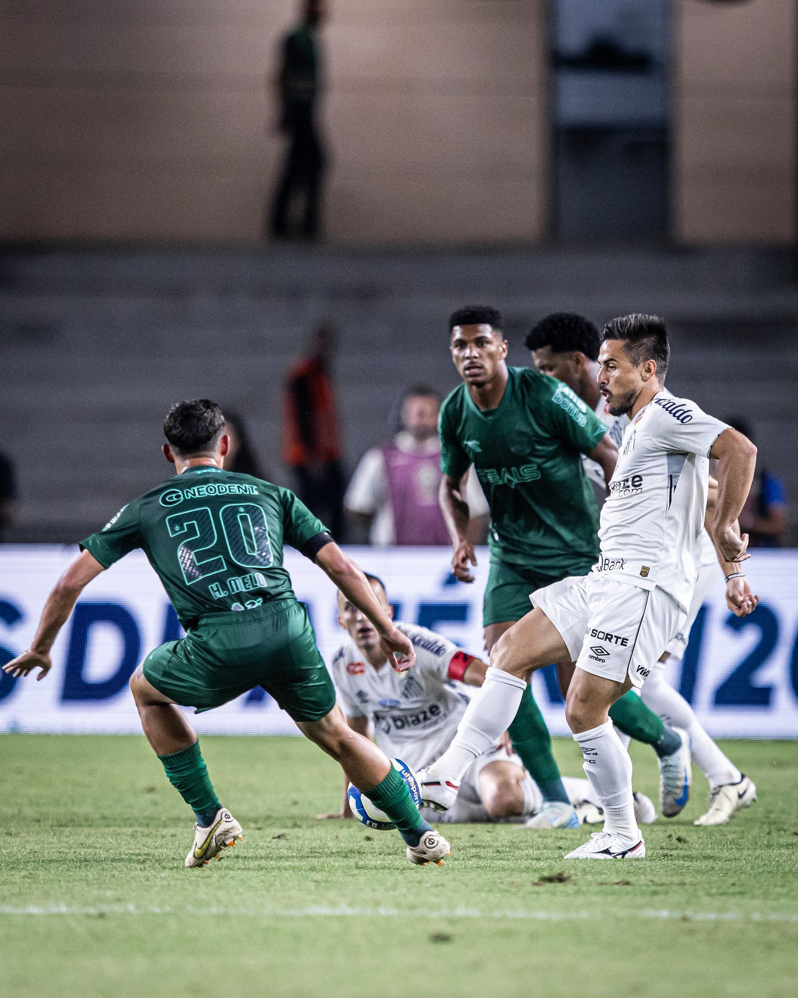 Santos anuncia amistoso contra o Coritiba no Couto Pereira; veja detalhes