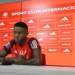 Vitão rebate acusações de que estaria forçando saída do Inter para o Flamengo