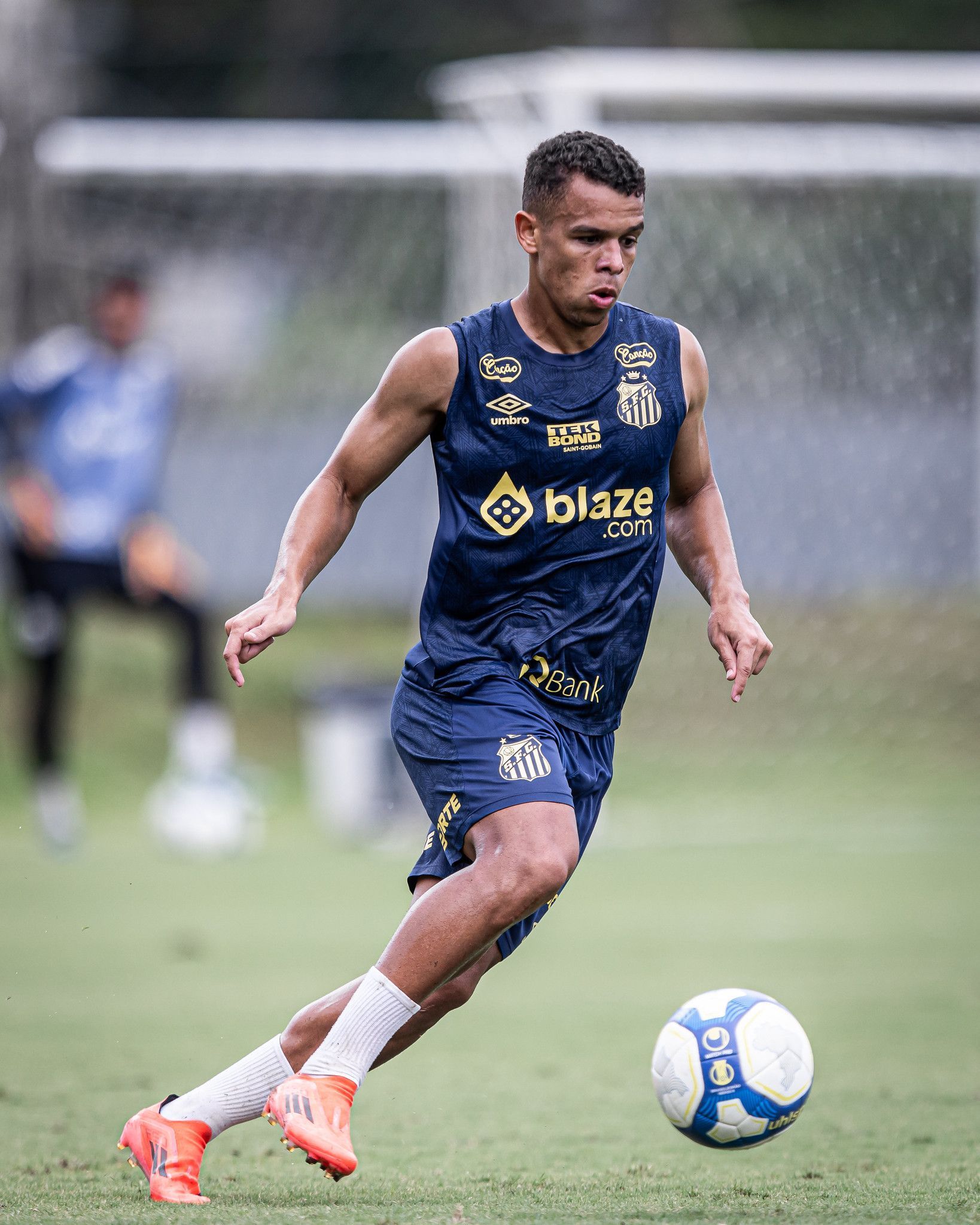 Santos toma decisão sobre futuro de dupla descartada por Caixinha