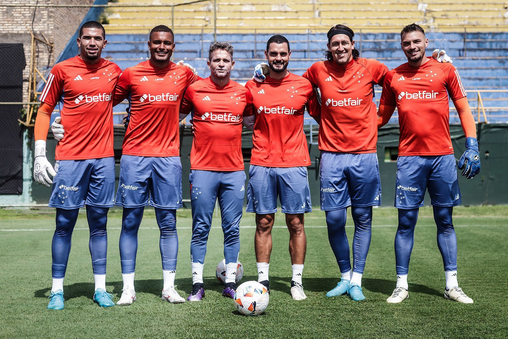 Cruzeiro acerta transferência de goleiro para clube rebaixado à Série B