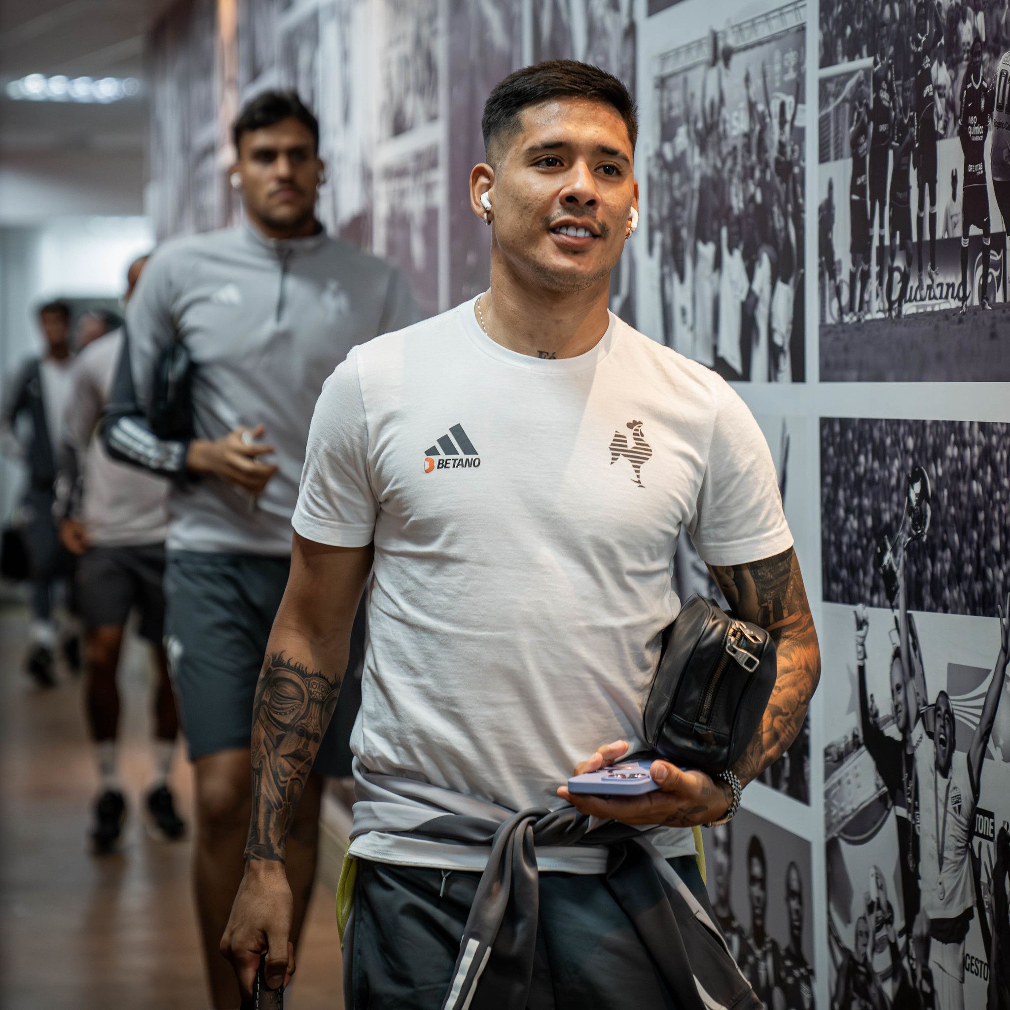 Próximo de acerto com Racing, Zaracho não se reapresenta com elenco do Atlético