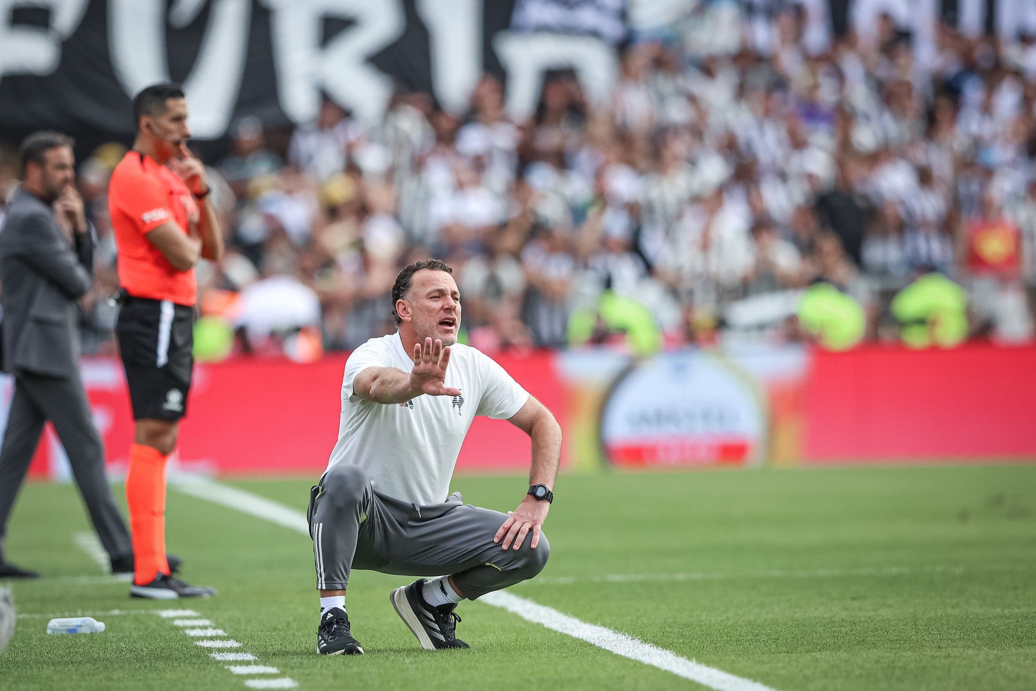 Campeão da Libertadores pelo Botafogo critica escolhas de Milito no Atlético