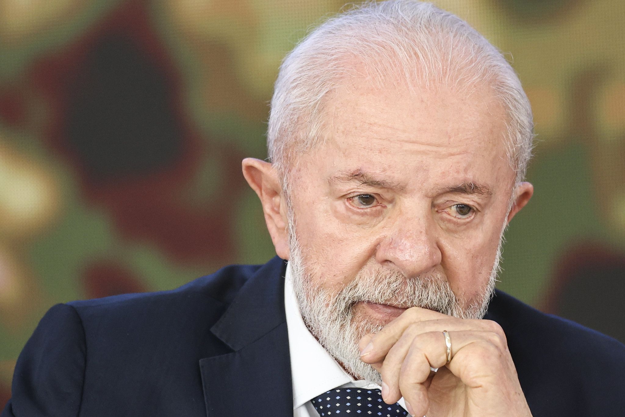 Lula não deve se afastar da Presidência, mesmo com internação em UTI