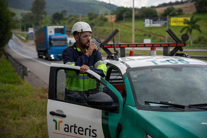 Horário de pico na Fernão Dias começa às 7h nesta segunda-feira