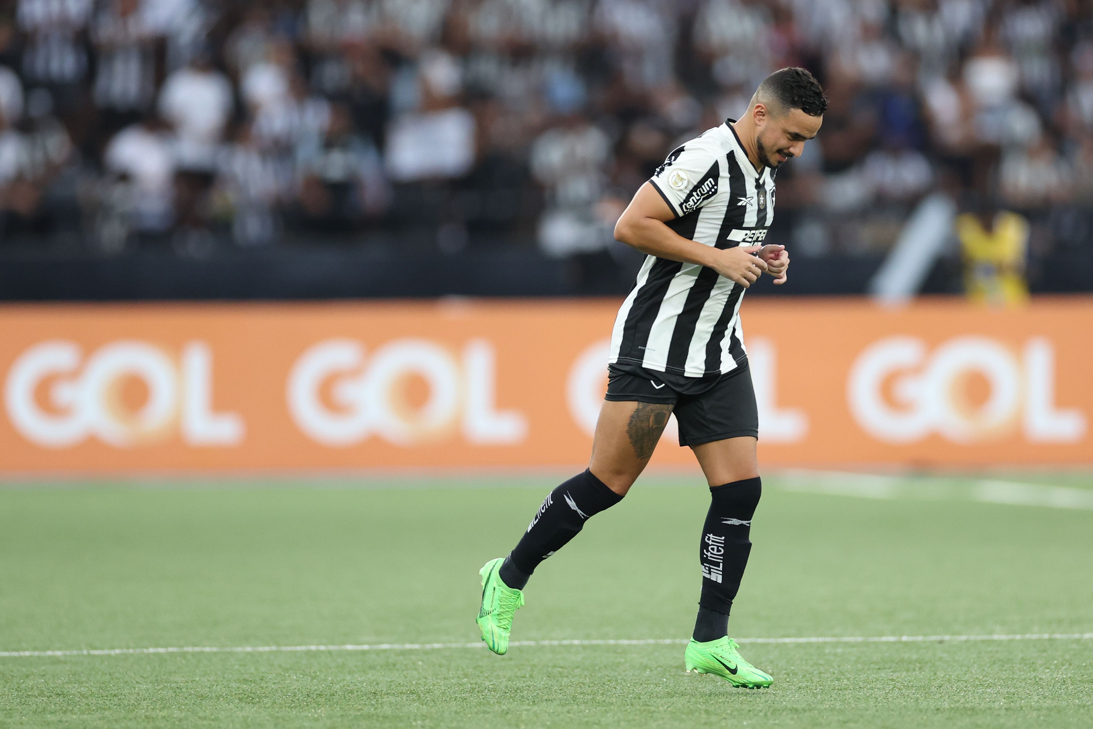 Lateral campeão pelo Botafogo detona ex-treinador do clube: 'Horroroso'