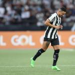 Lateral campeão pelo Botafogo detona ex-treinador do clube: 'Horroroso'