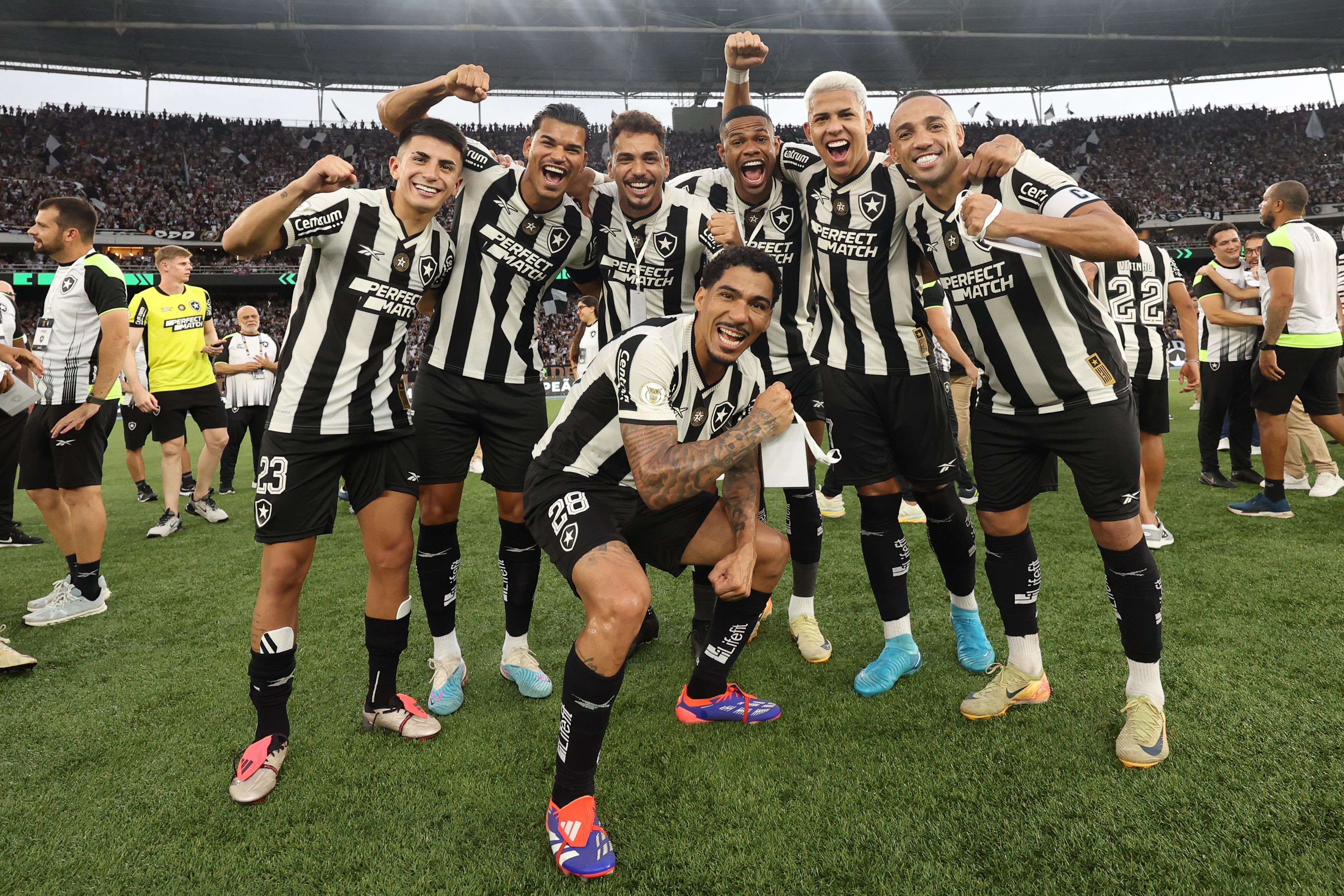 Antes de reforços, Botafogo abre espaço no elenco e na folha salarial com despedidas