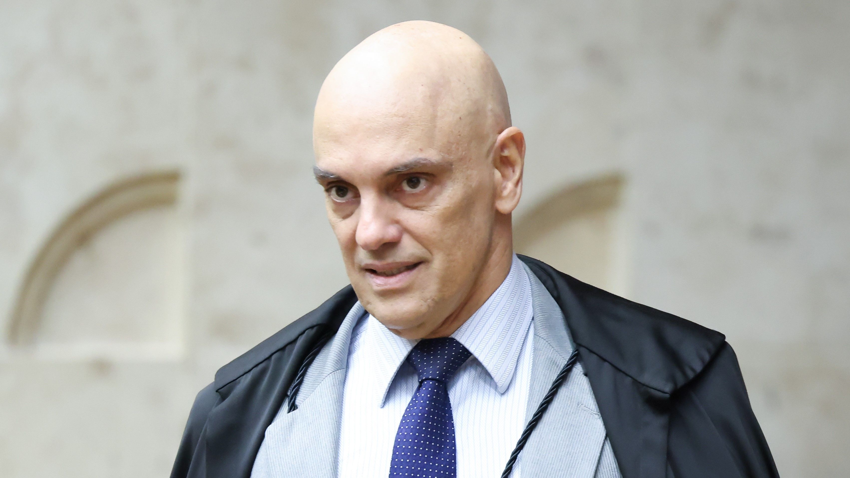 Moraes prorroga inquérito das fake news e quer avançar sobre 'gabinete de ódio'