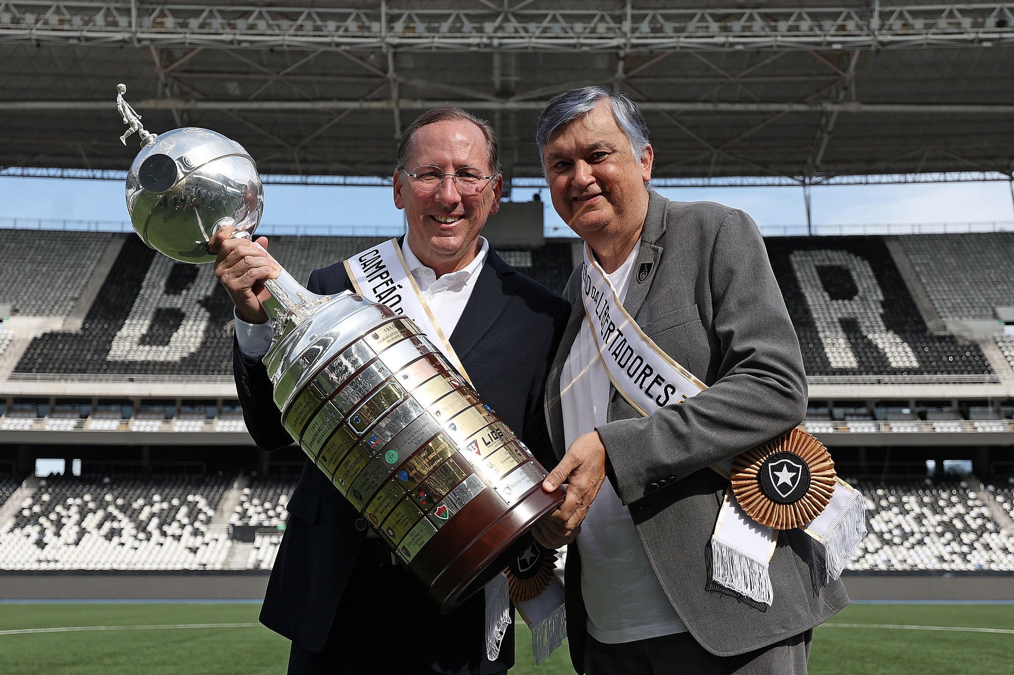 Em meio à crise política, John Textor quebra silêncio e ataca ex-presidente do Botafogo