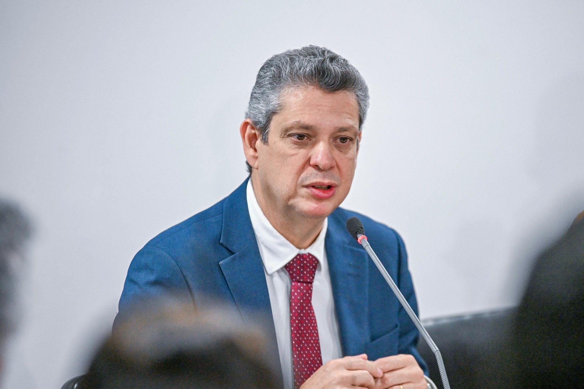 Ministro desconversa sobre rumores de saída e aponta ter ‘inimigos’ internos