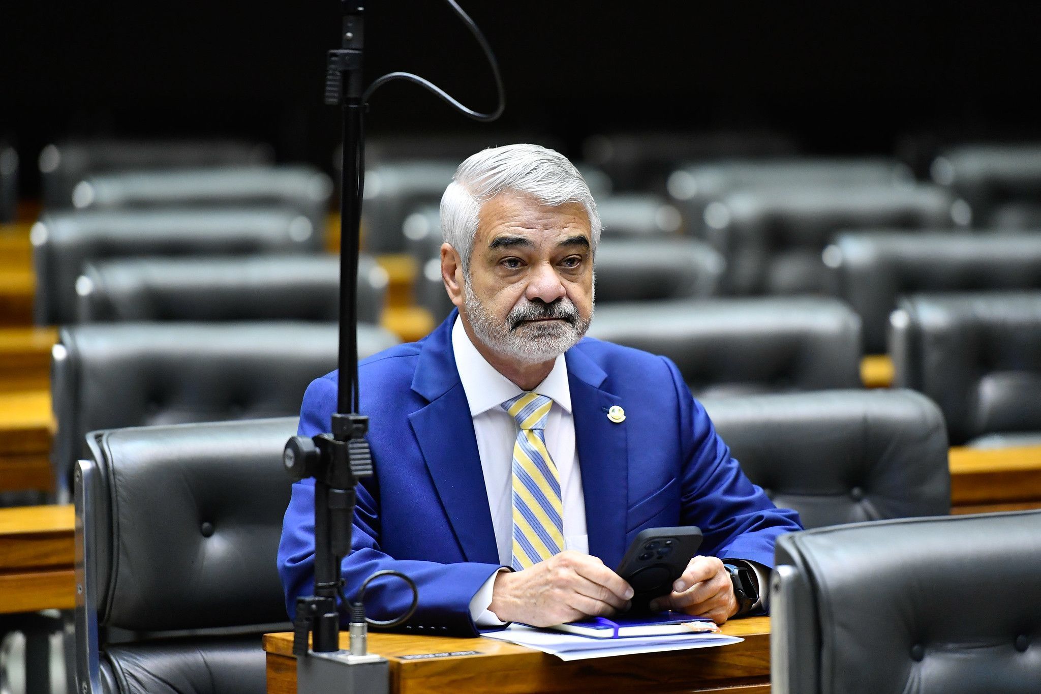 Reunião deve definir Humberto Costa como novo presidente interino do PT
