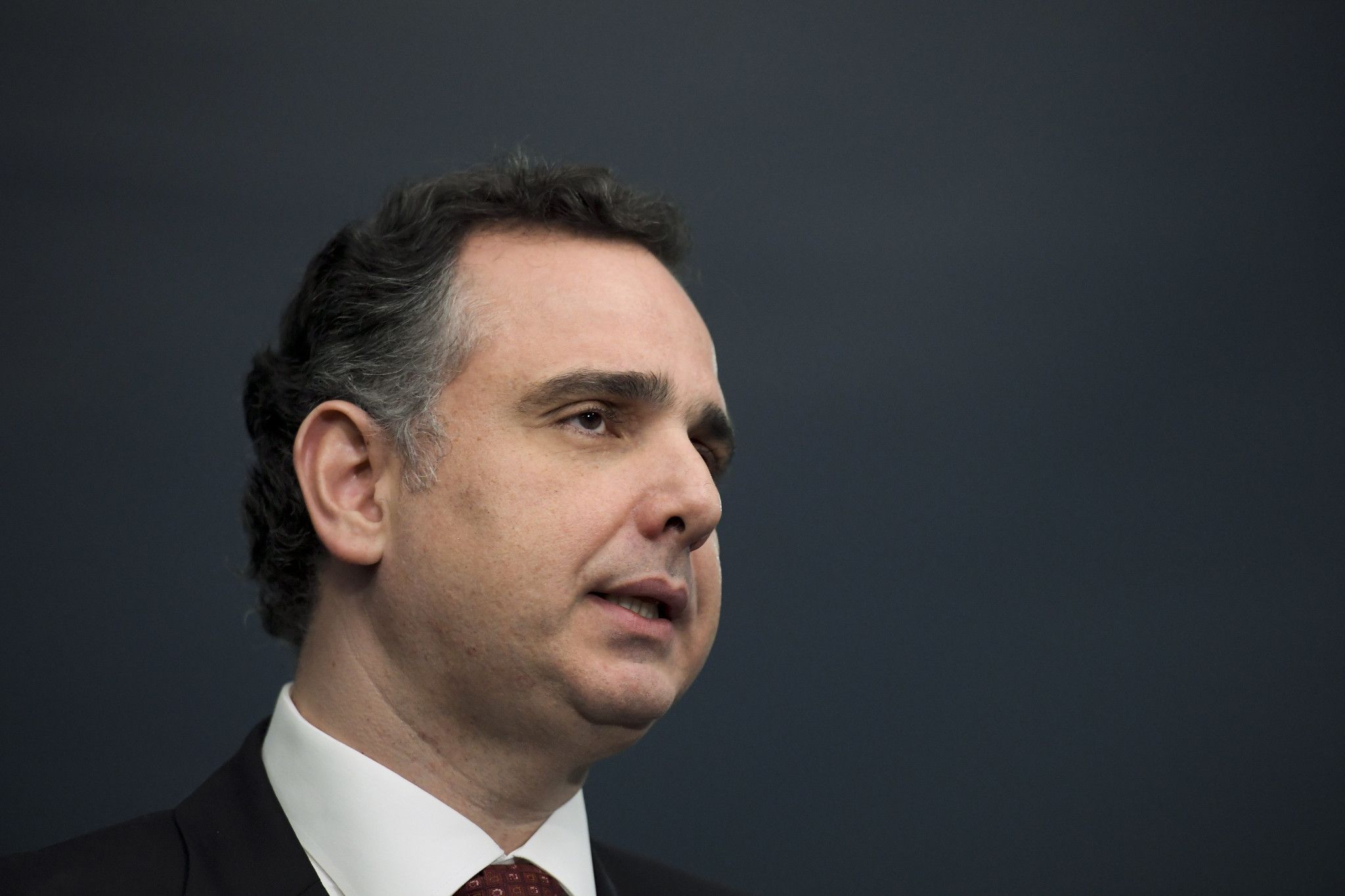 Tarifaço de Trump: Pacheco afirma que Brasil não deve ser subserviente e sugere programa de estado para preservar empresas de MG
