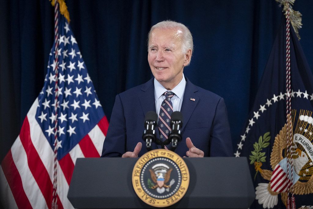 Biden retira Cuba de lista de patrocinadores do terrorismo; Brasil celebra decisão