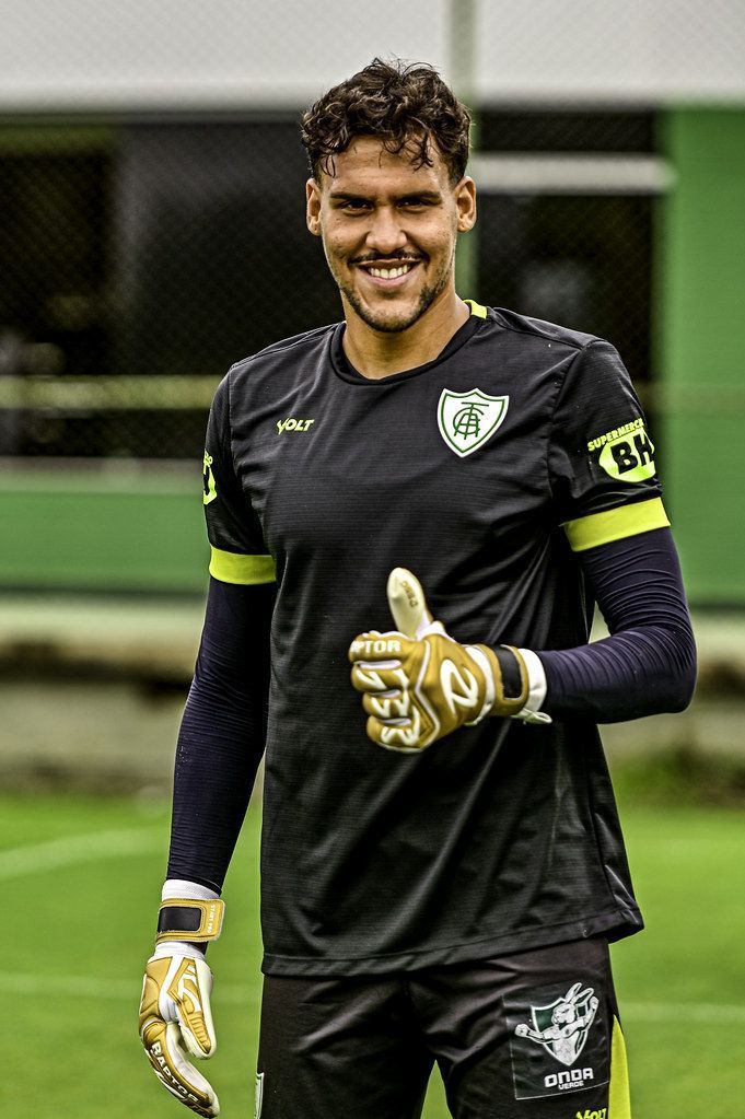 Diretor do América abre o jogo sobre contratação de goleiro do Atlético