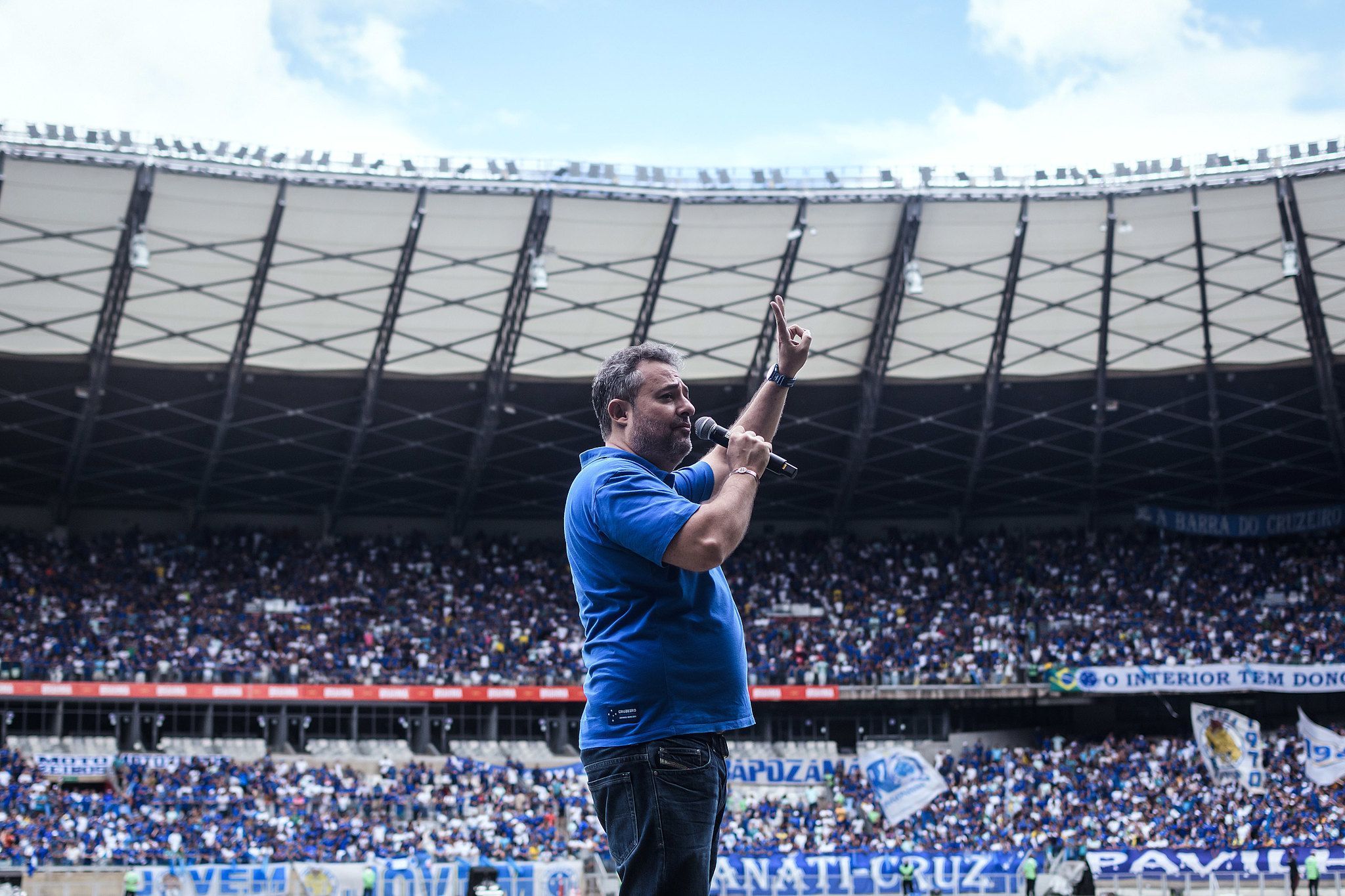 Richarlyson opina sobre Cruzeiro: ‘Falta de convicção assusta, diretoria está perdida’