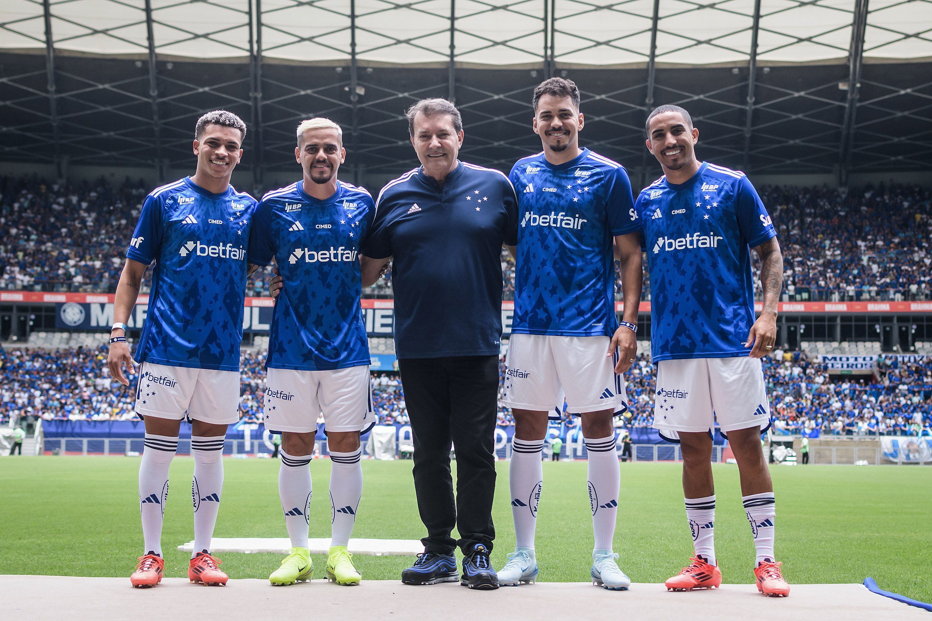 Cruzeiro revela numeração de reforços para a temporada; veja