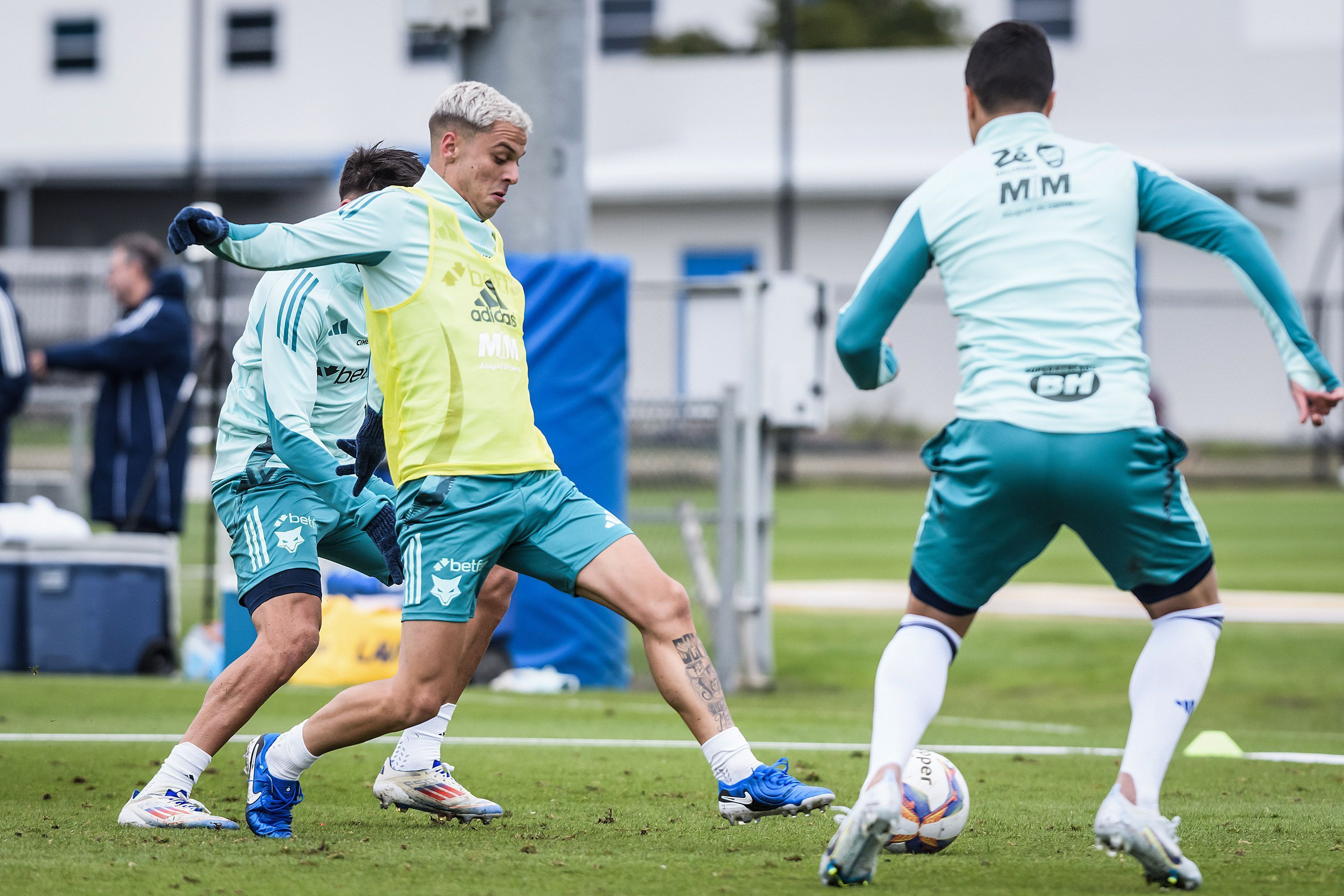Jovem meia explica saída do Cruzeiro e revela interesse de outros clubes