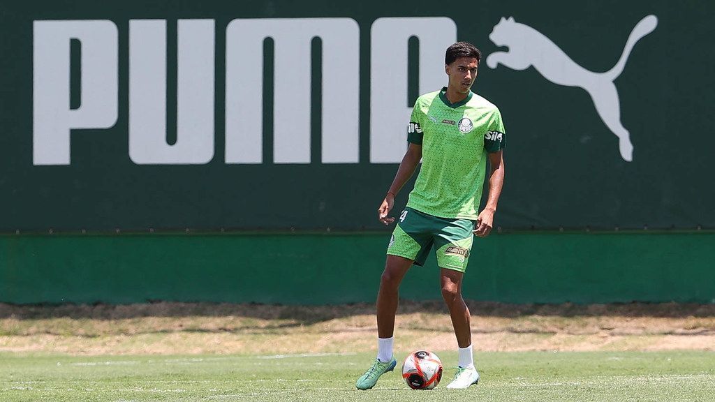 Palmeiras encaminha venda de Vitor Reis para o Manchester City; saiba detalhes