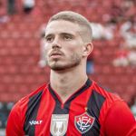 Jogador do Vitória retorna de empréstimo e é repassado ao Criciúma
