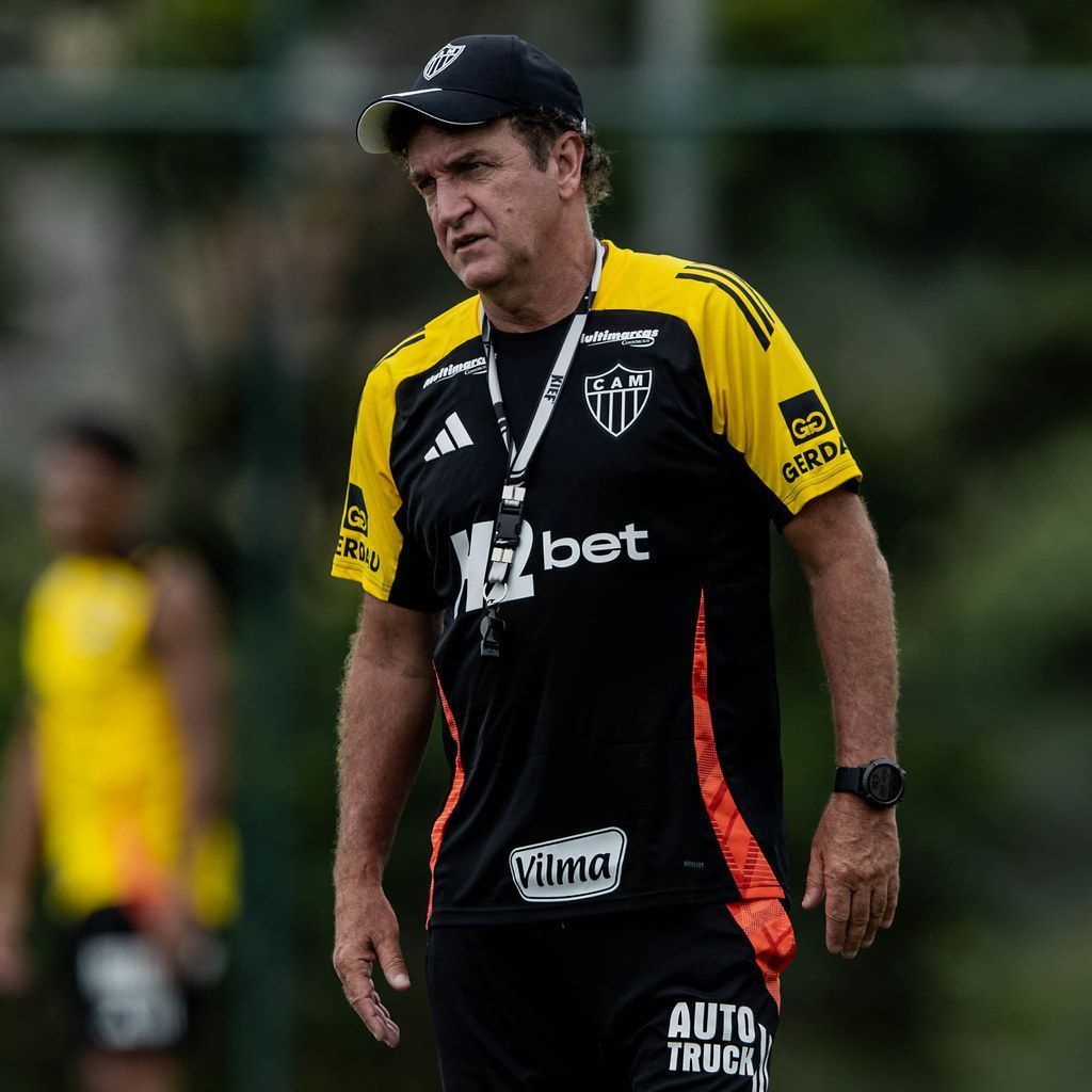Atlético: Cuca se reapresenta e inicia 'oficialmente' quarta passagem no clube