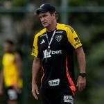 Atlético: Cuca se reapresenta e inicia 'oficialmente' quarta passagem no clube