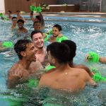 Elenco do Palmeiras 'descansa' na piscina após semana intensa de treinos